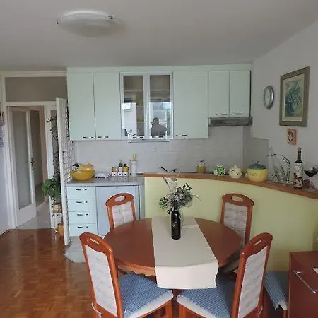 Apartament Happy